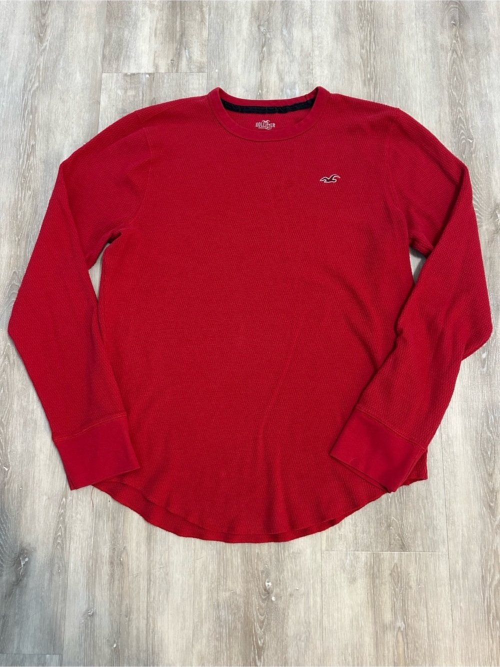 Hollister Men’s Relaxed Thermal Long-Sleeve Crew Shirt Red, size large